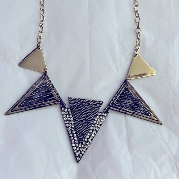 Beautiful Gold Triangle Boho Necklace! 🤩🛍️💕 - Picture 2 of 6